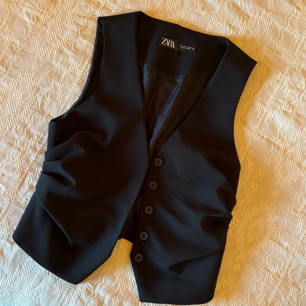 Zara Black Button-Up Vest